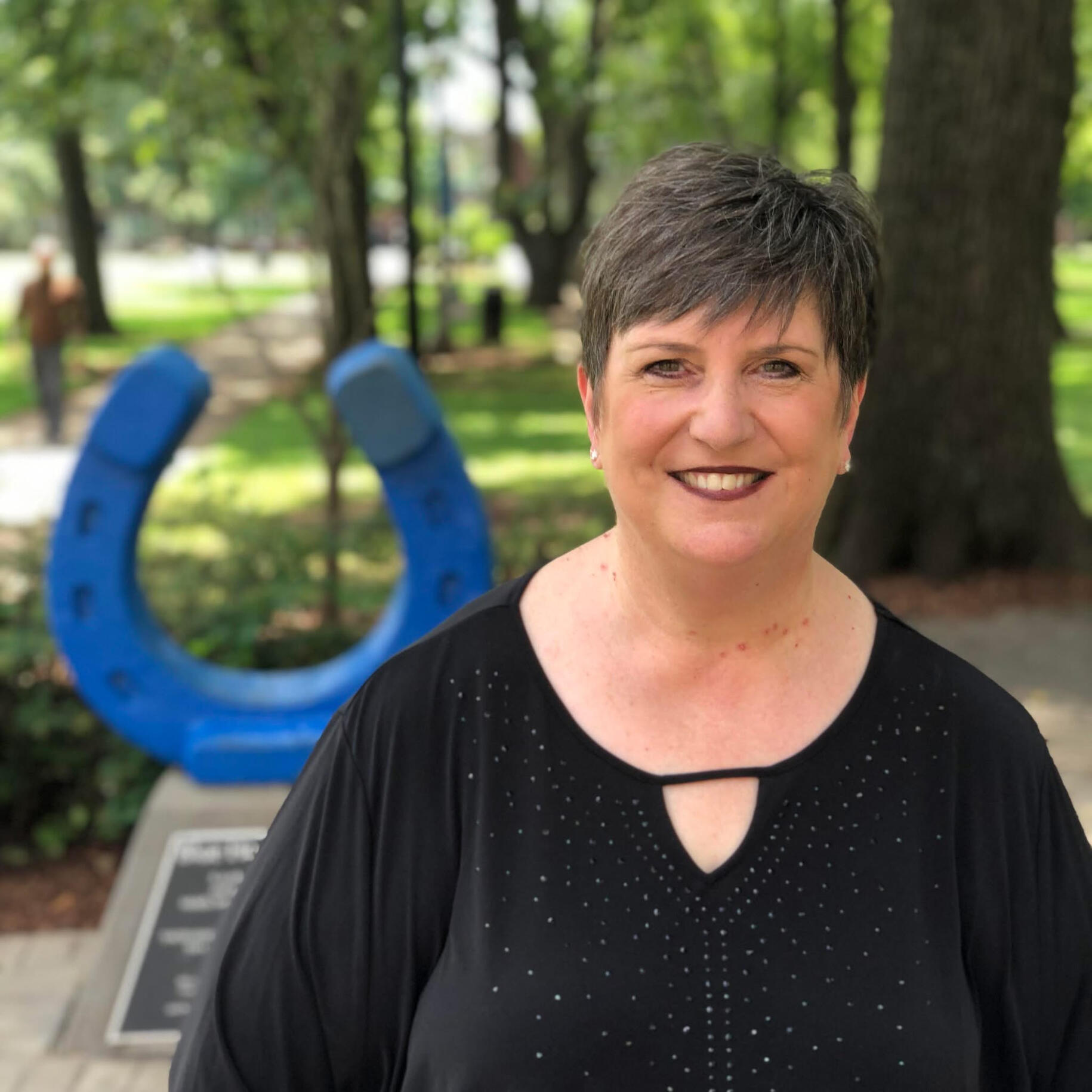 Angela Tipps Headshot